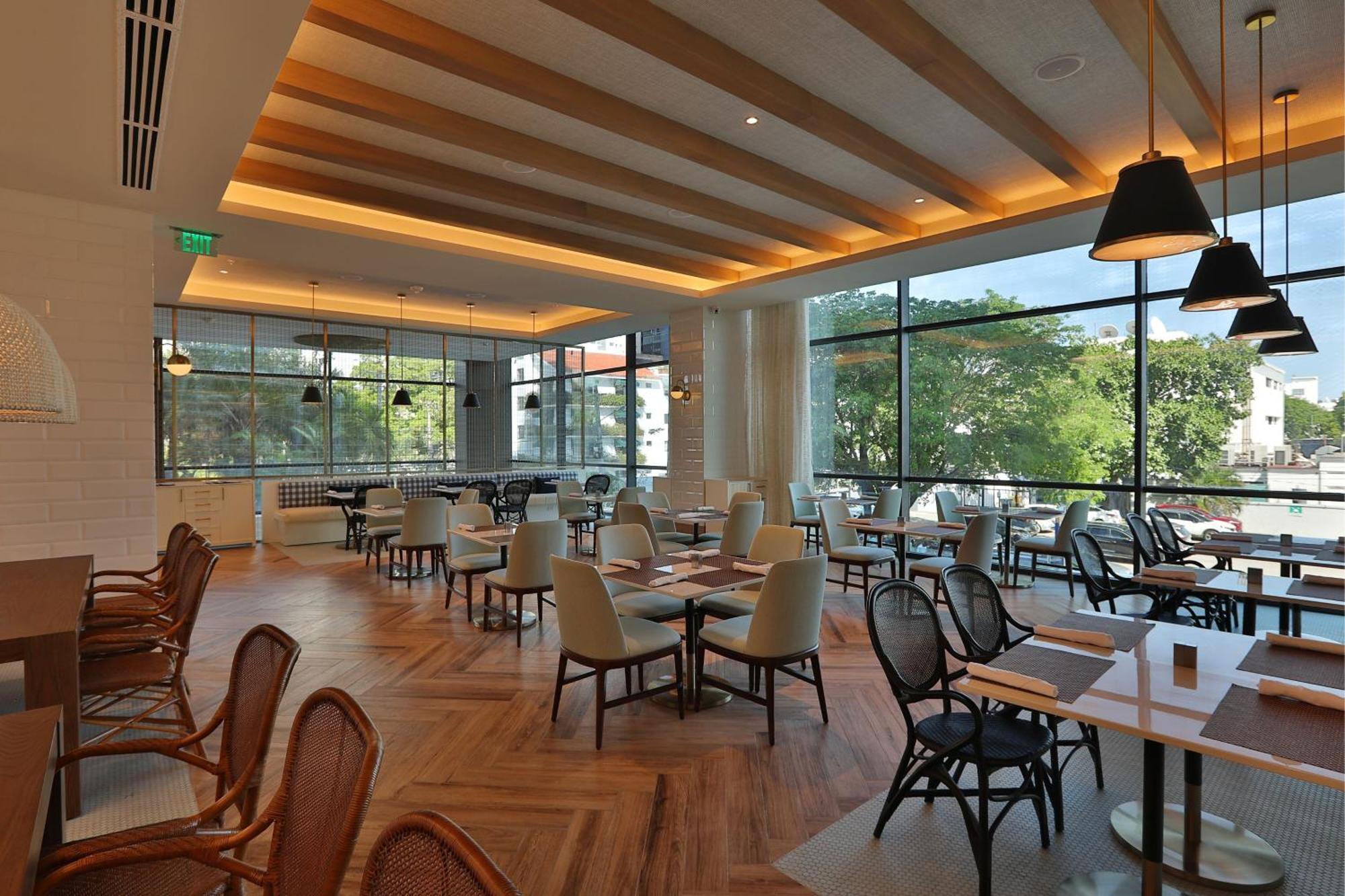 Hotel Courtyard By Marriott Santo Domingo Piantini Esterno foto