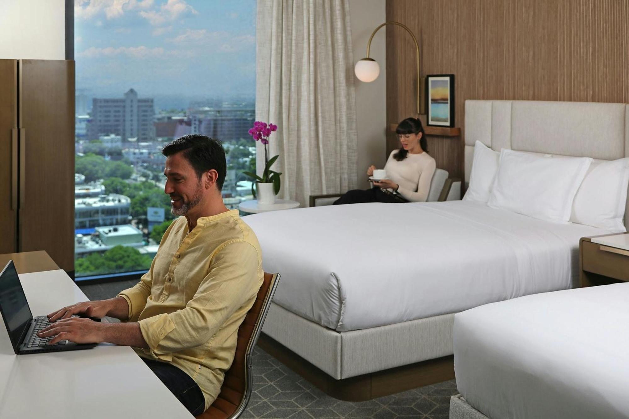Hotel Courtyard By Marriott Santo Domingo Piantini Esterno foto