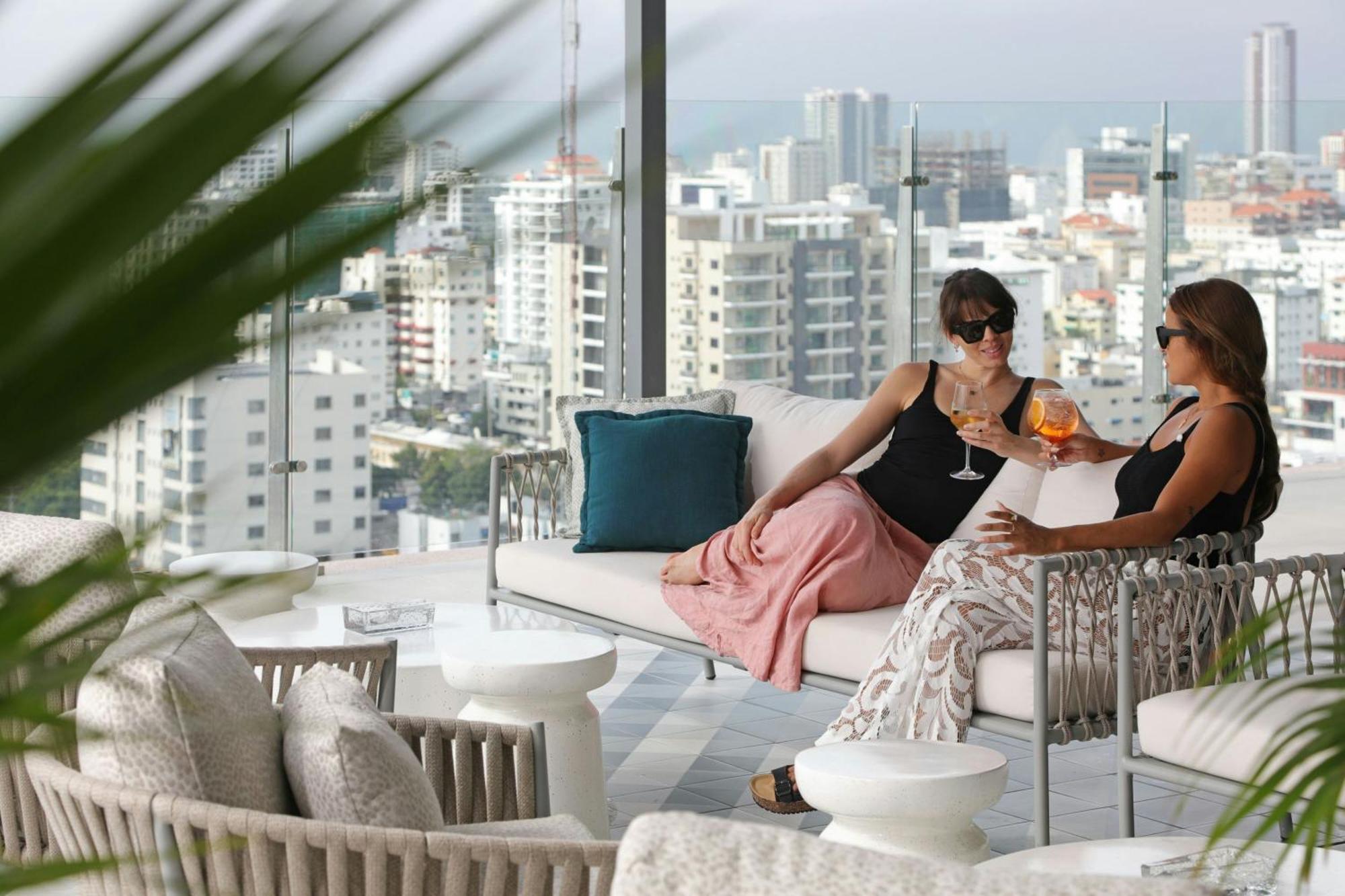 Hotel Courtyard By Marriott Santo Domingo Piantini Esterno foto